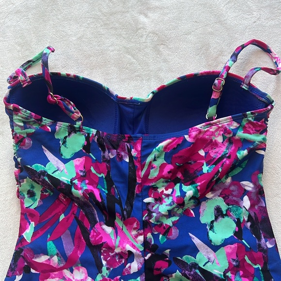 Catalina Pink Blue Purple Floral Twist One-Piece Swimsuit Size S - Picture 9 of 14